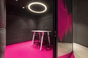 MAGENTA EXPERIENCE CENTER