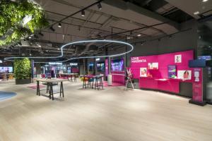 MAGENTA EXPERIENCE CENTER